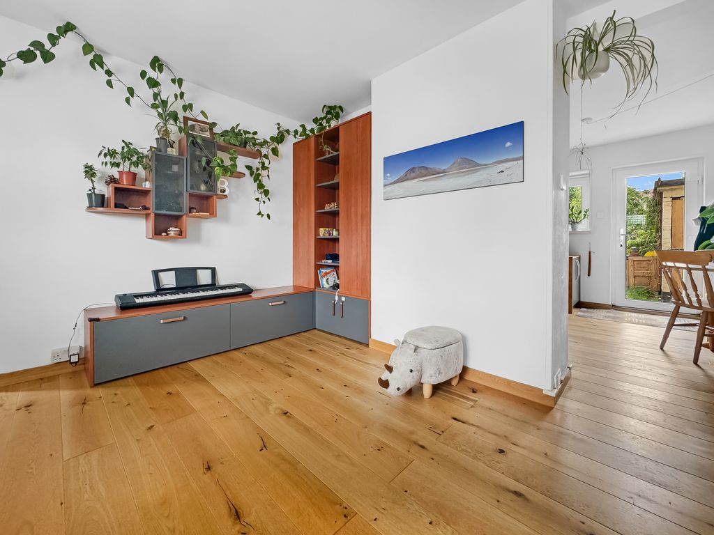 Property photo 3 of 17