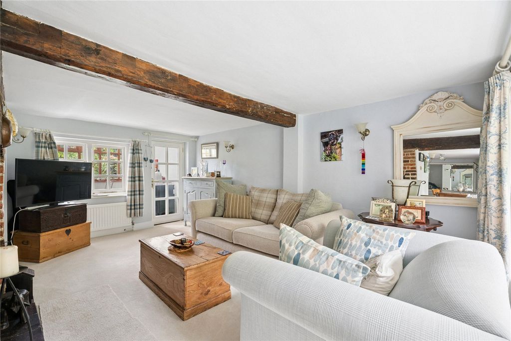 Property photo 3 of 18 Sitting Room