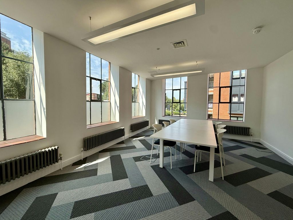 Property photo 3 of 12 Photo 12-08-2025, 12 10 34.Jpg