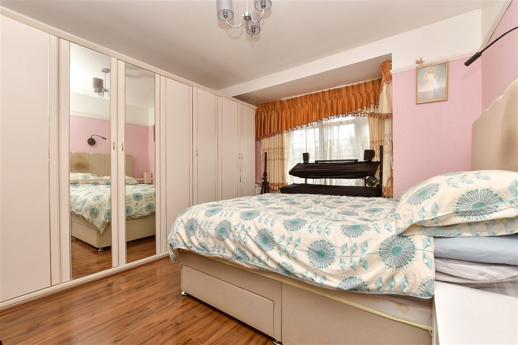 Property photo 3 of 17 Bedroom 1