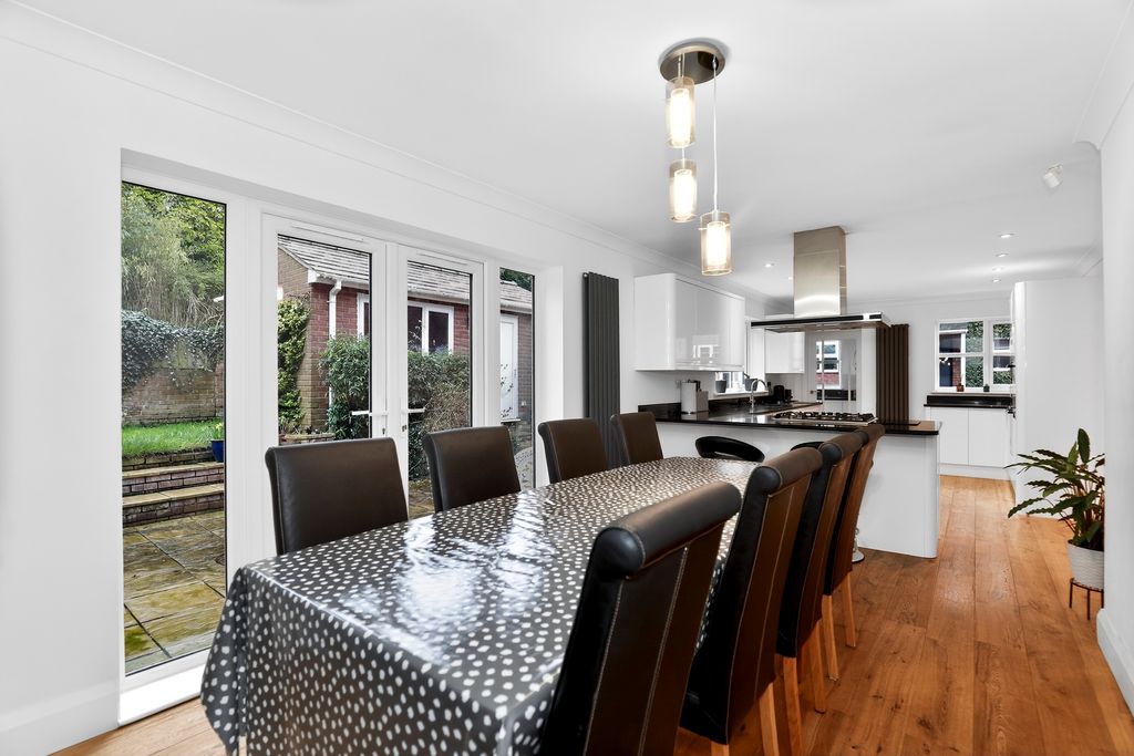 Property photo 2 of 20