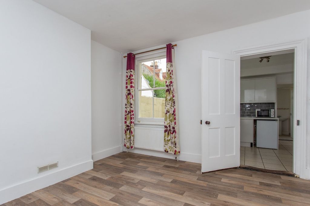 Property photo 2 of 11 Picture 2