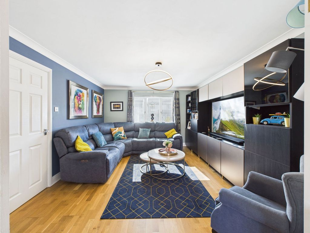 Property photo 3 of 20