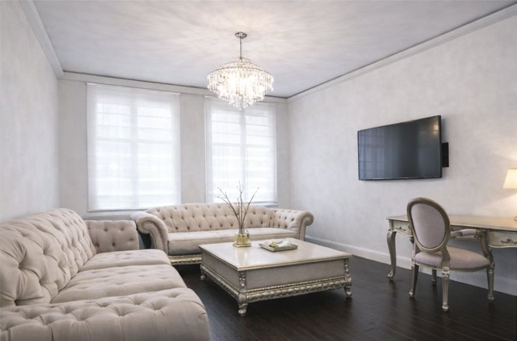 Property photo 1 of 6 Reception