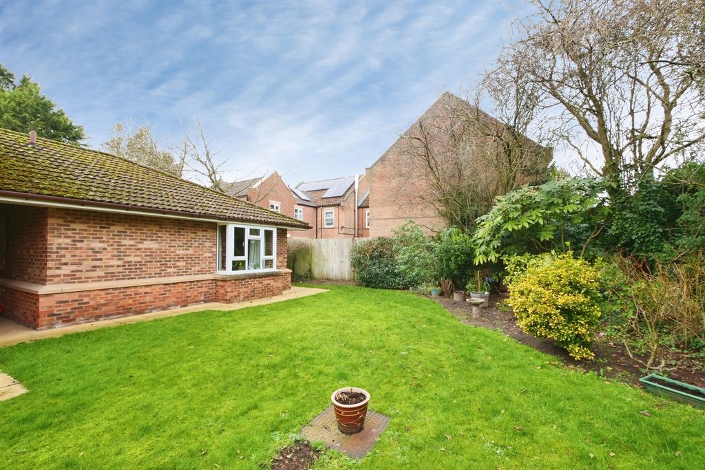 Property photo 2 of 16