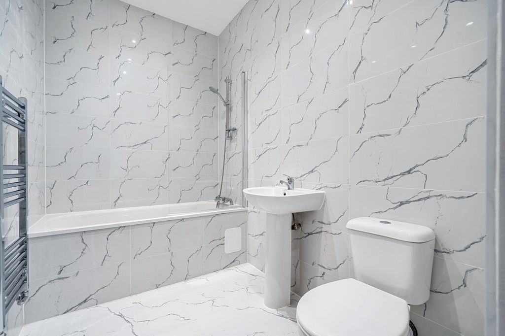 Property photo 3 of 9 3