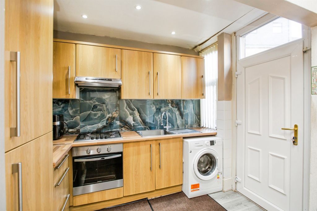 Property photo 3 of 18