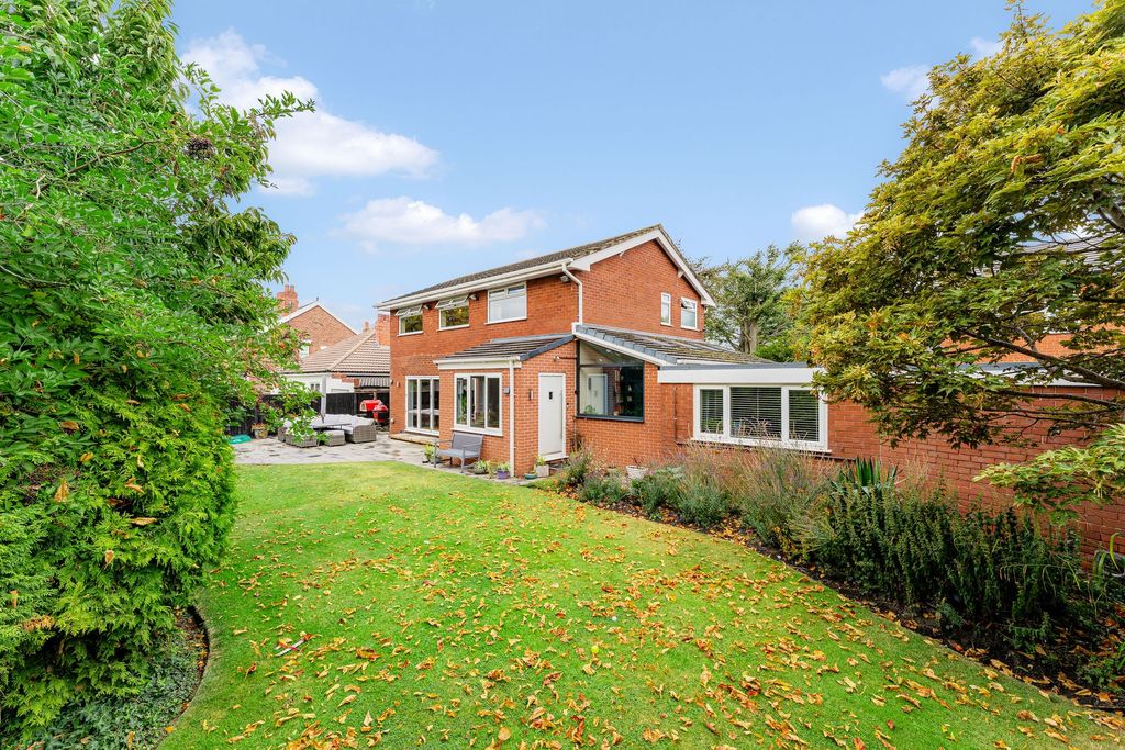 Property photo 1 of 43