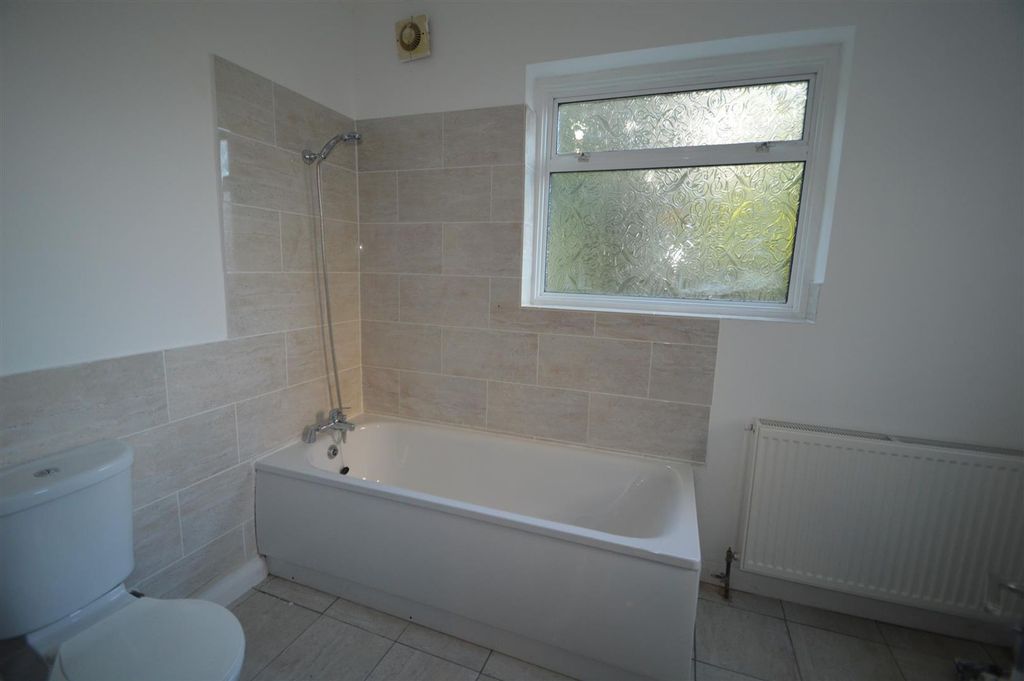 Property photo 2 of 3 Bathroom