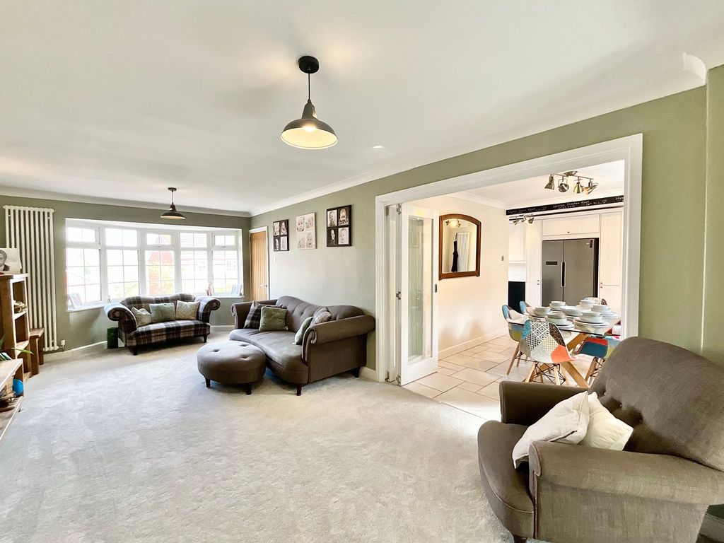 Property photo 3 of 36