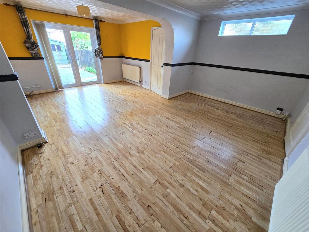 Property photo 2 of 10 Lounge/Diner