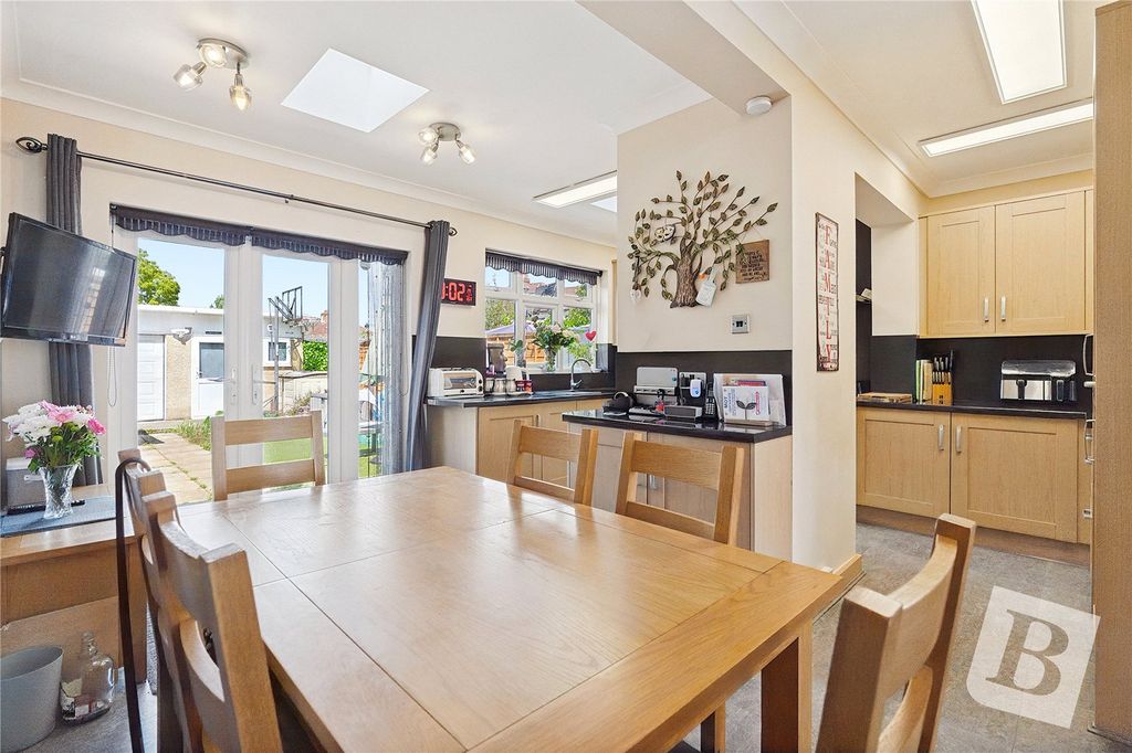 Property photo 3 of 19 Kitchen/Diner