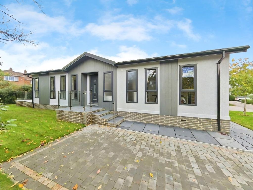 Property photo 1 of 16 6703B637-Ad8Ad44d-1731-4A30-Af01-Feb12d24ce05.Jpg