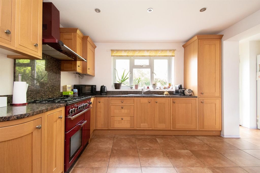 Property photo 3 of 22 Kitchen