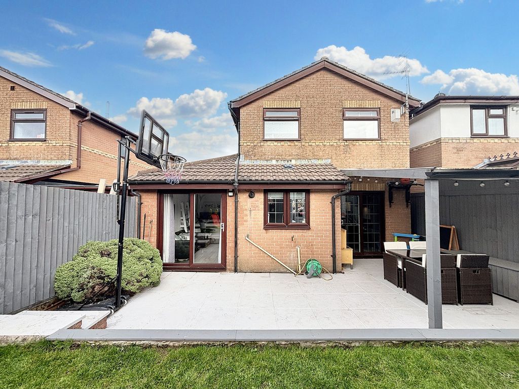 Property photo 1 of 31