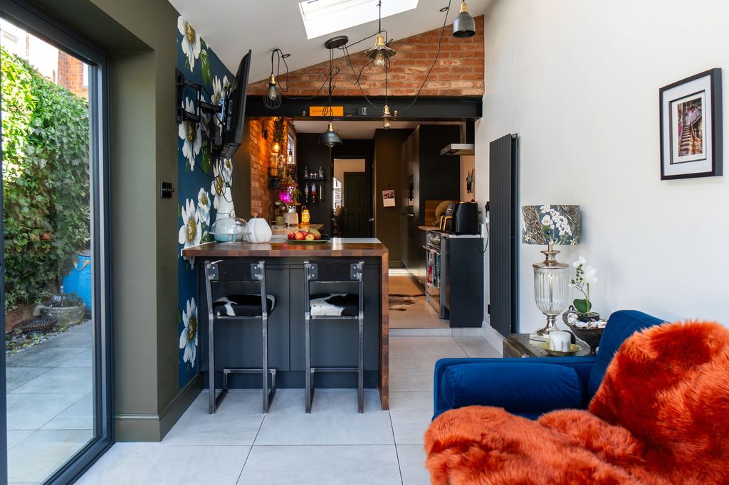 Property photo 3 of 38