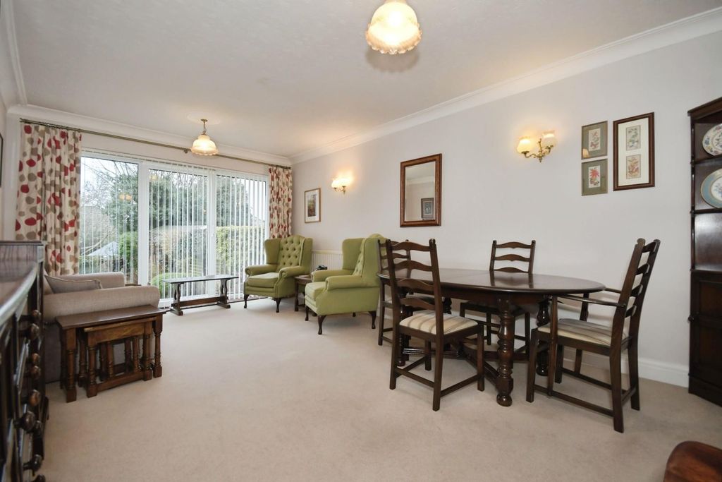 Property photo 3 of 18 Dining Room.Jpg