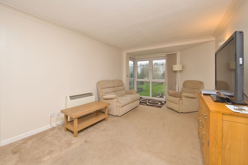 Property photo 2 of 8 Picture 2