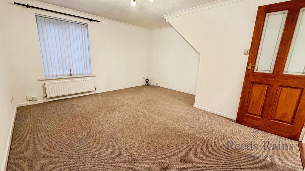 Property photo 2 of 11 Pbox-Img.Jpg