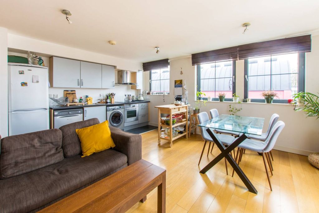 Property photo 1 of 7