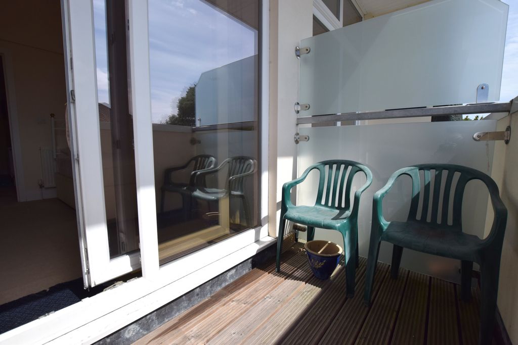 Property photo 1 of 8 Balcony