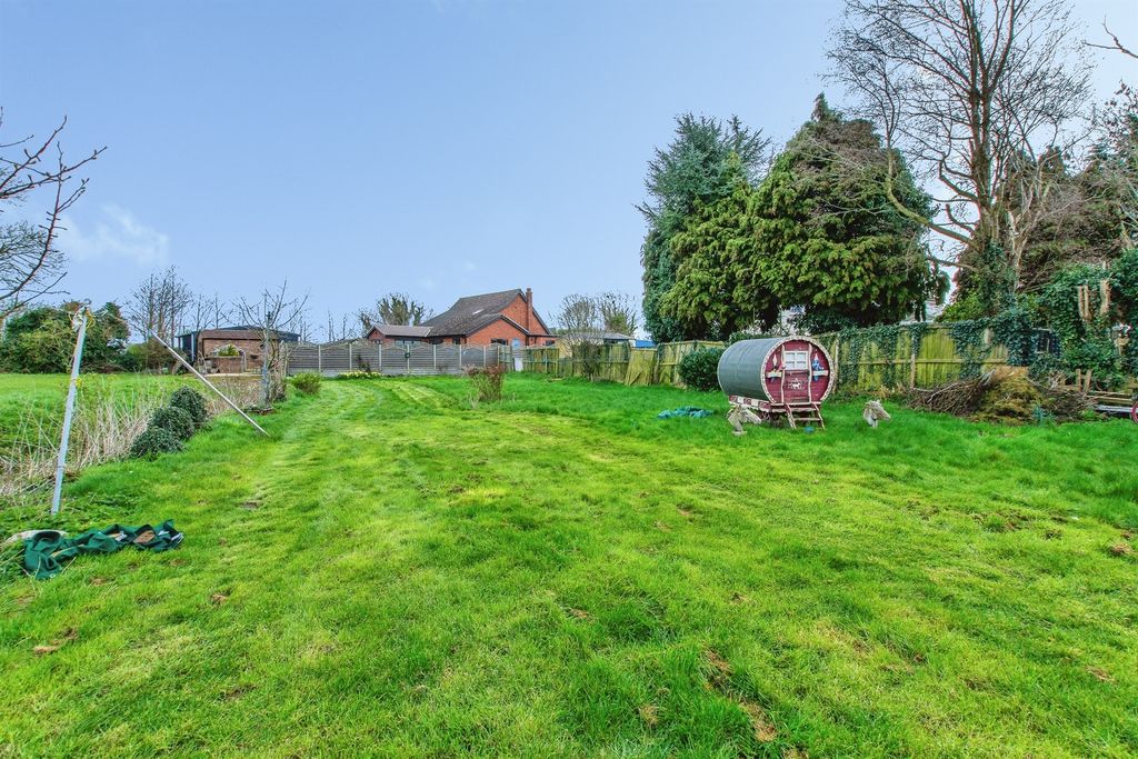 Property photo 2 of 17