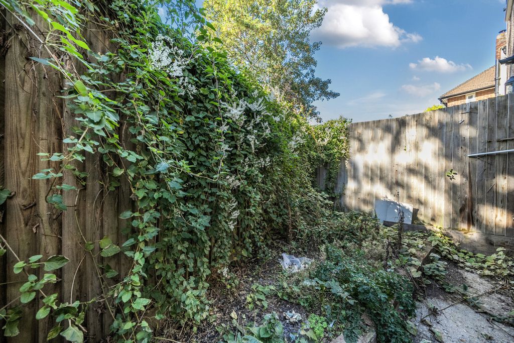 Property photo 3 of 17 Garden