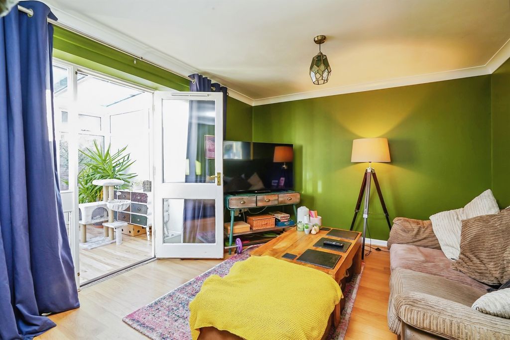 Property photo 3 of 10