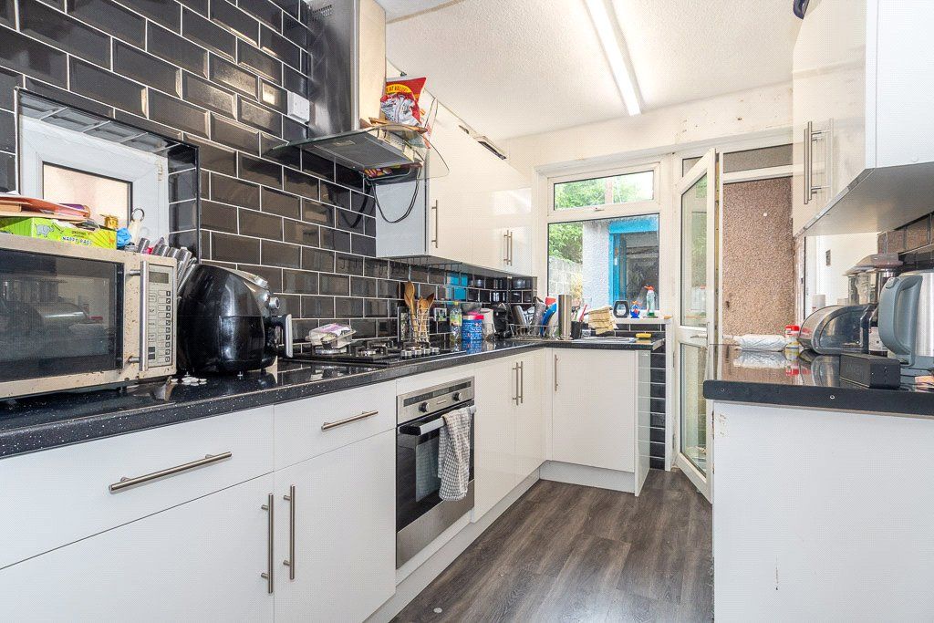 Property photo 2 of 14 Kitchen