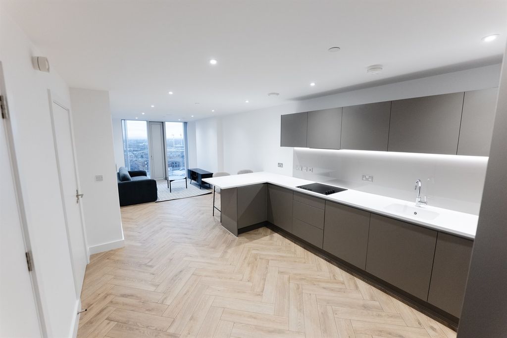 Property photo 1 of 9 (Main)