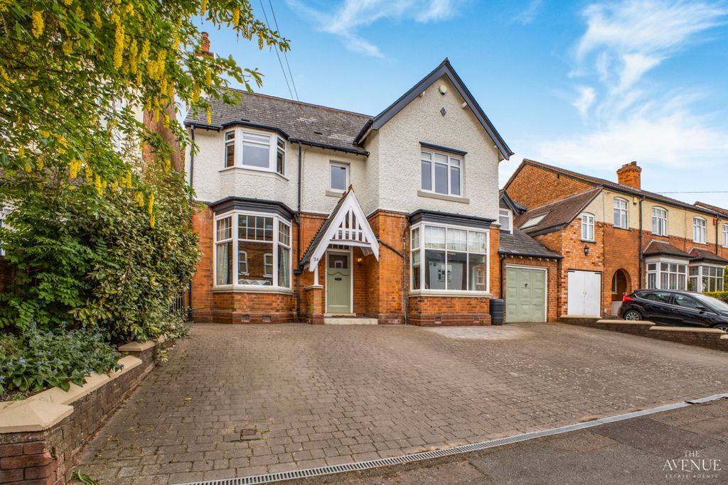 Property photo 1 of 34 4005220