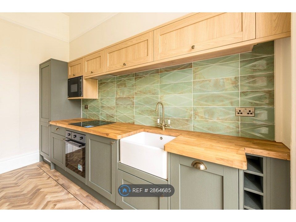 Property photo 2 of 12 Kitchen