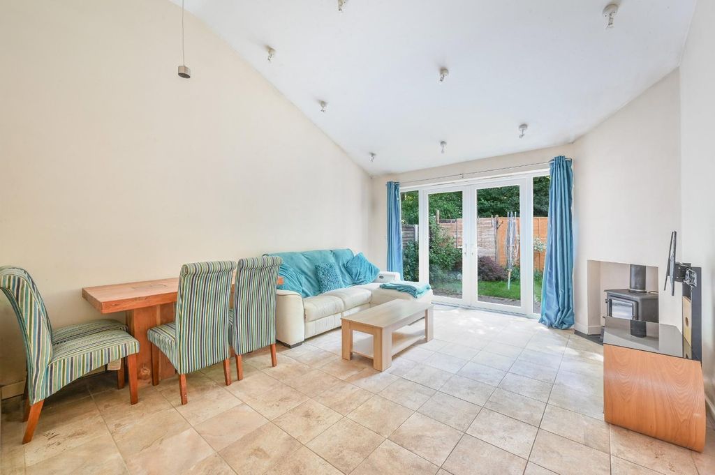 Property photo 3 of 12 Rollesby Road, (11).Jpg