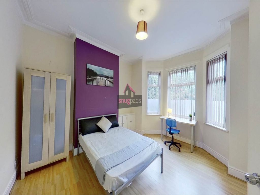 Property photo 1 of 7 Bright Double Bedroom With Large Bay Windows Letti...