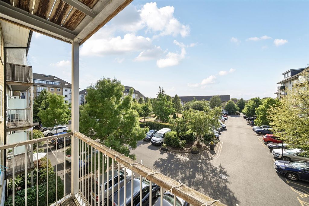 Property photo 2 of 17 Balcony