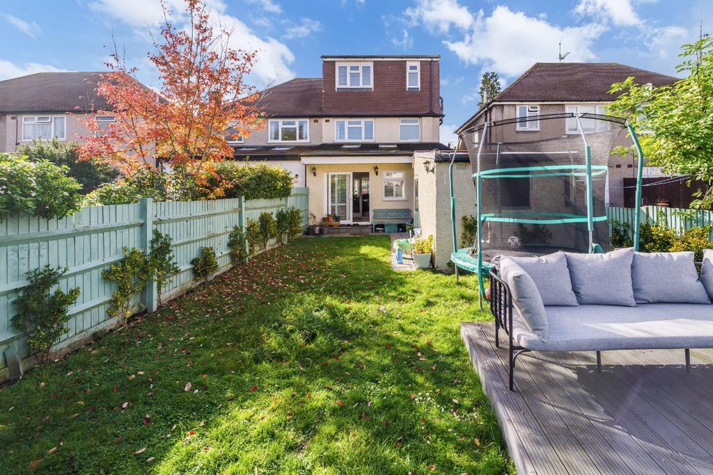 Property photo 3 of 15 Oakhurst Road,  (Extras)- (1).Jpg