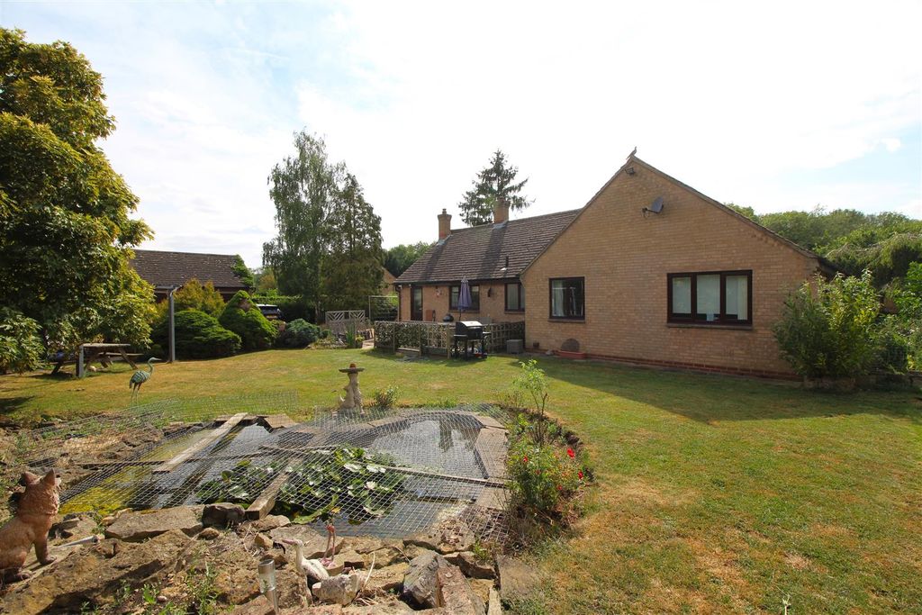 Property photo 1 of 18 Garden 2.Jpg