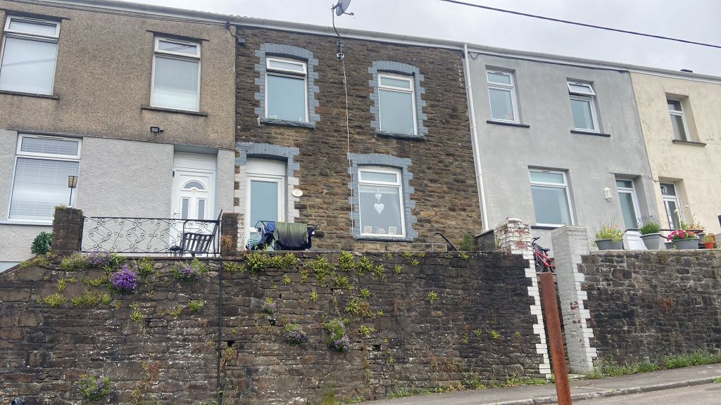 Property photo 1 of 15