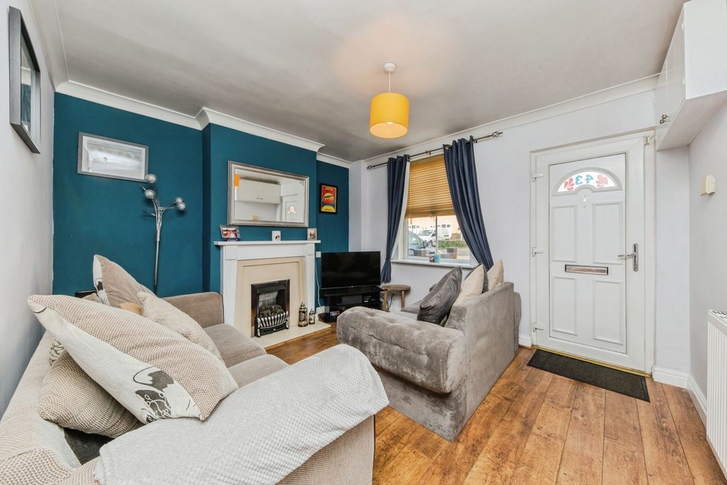 Property photo 2 of 20 Pbox-Img.Jpg