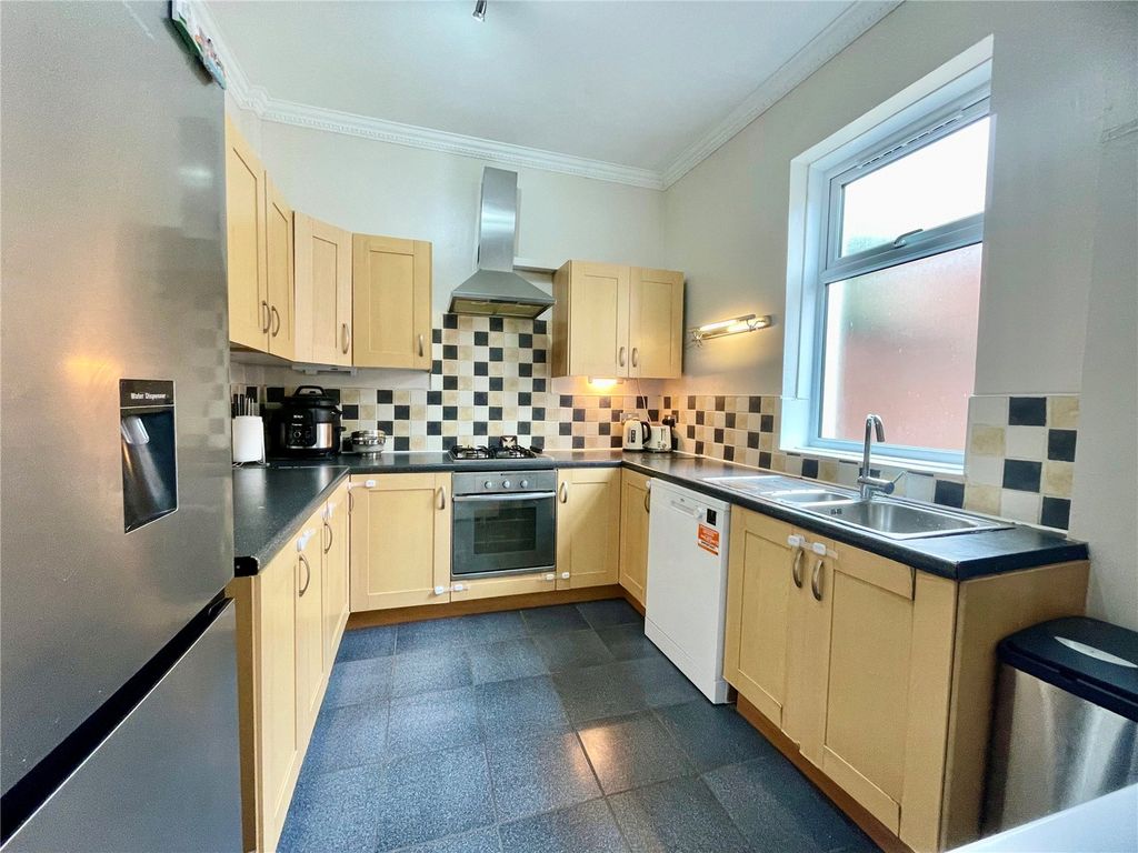 Property photo 1 of 12 Kitchen
