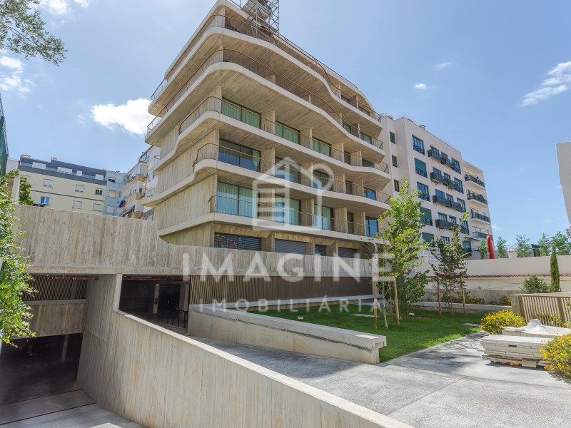 Property photo 1 of 52