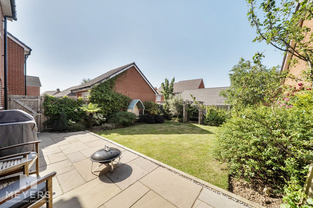 Property photo 2 of 19