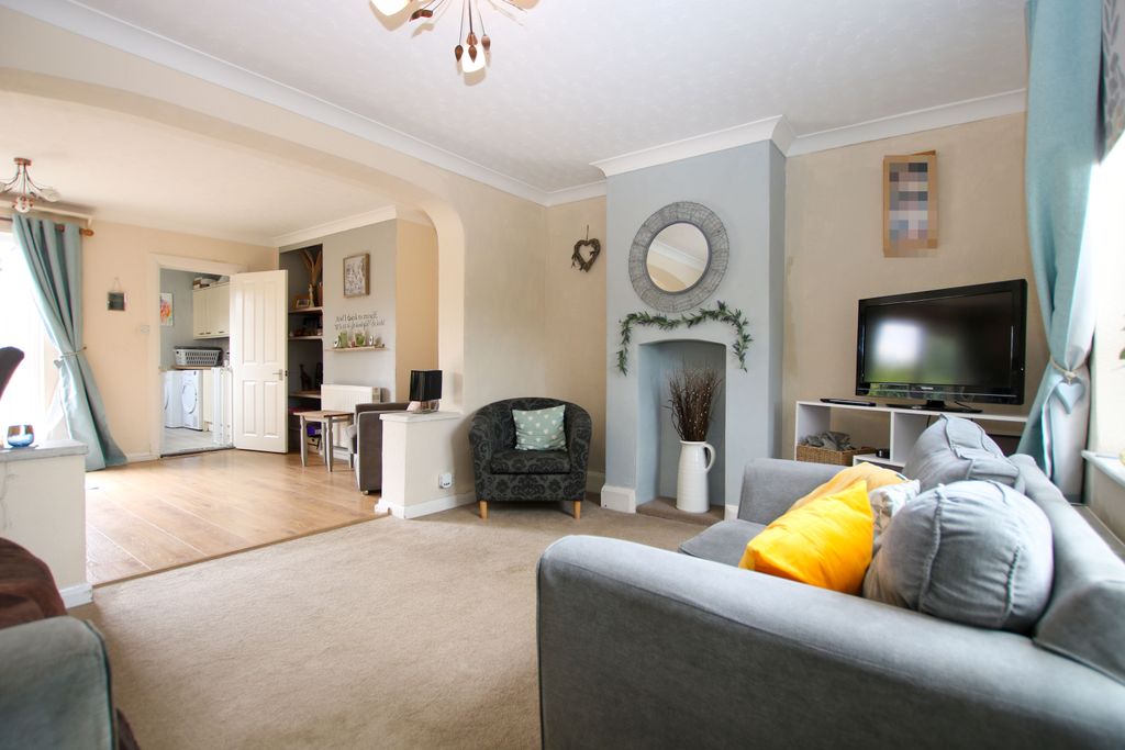 Property photo 2 of 16