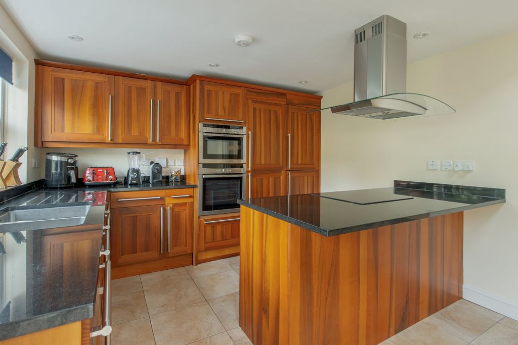 Property photo 3 of 13 Kitchen