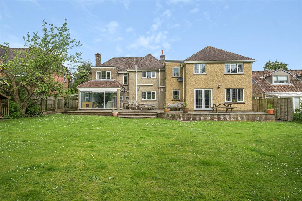 Property photo 1 of 19