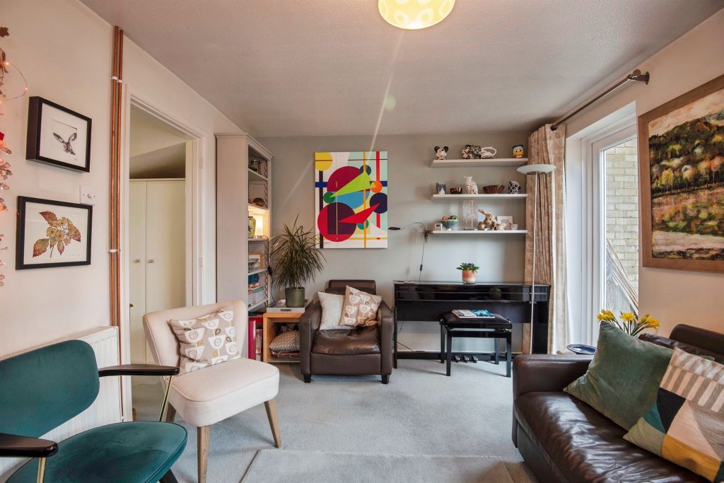 Property photo 3 of 12