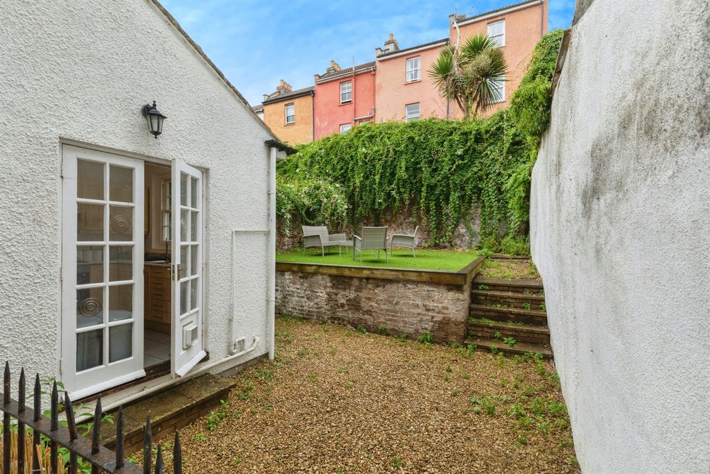 Property photo 2 of 14