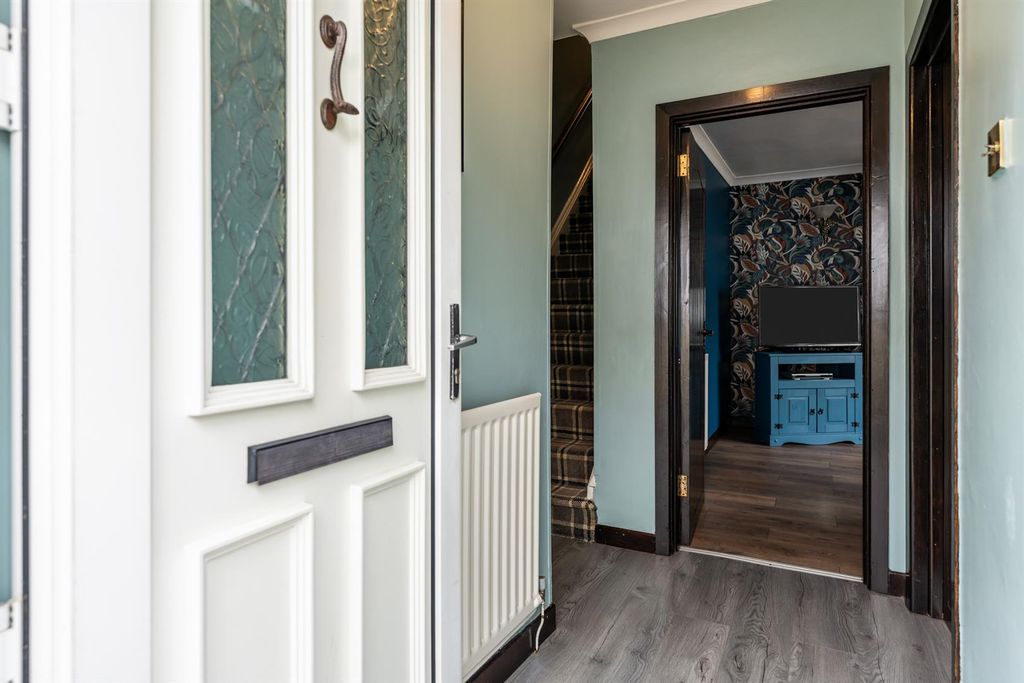 Property photo 3 of 24 14 Carlisle Avenue 17.Jpg