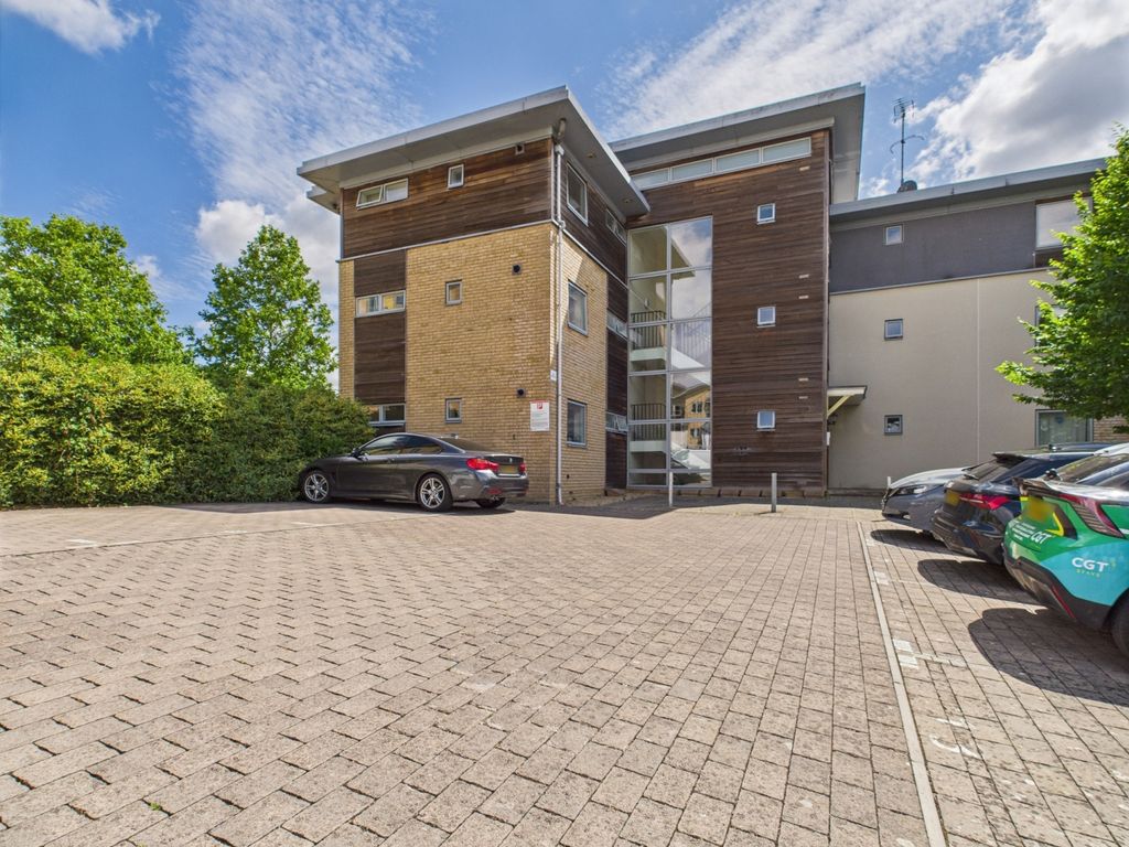 Property photo 1 of 6 Cam01740G0-Pr0416-Still001