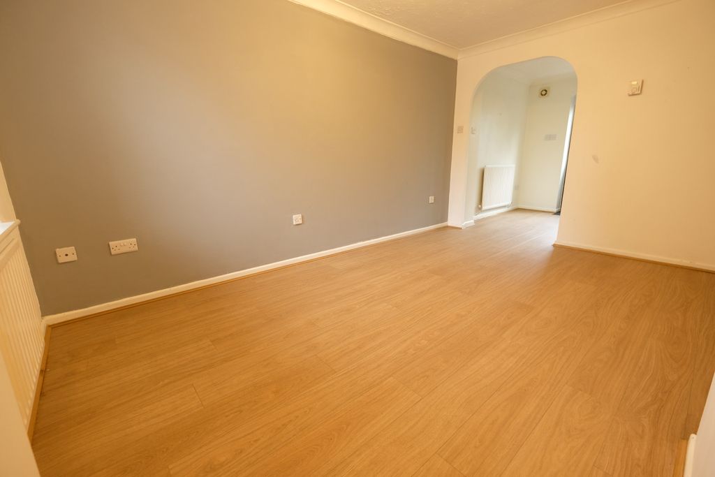 Property photo 2 of 9 Sitting Room